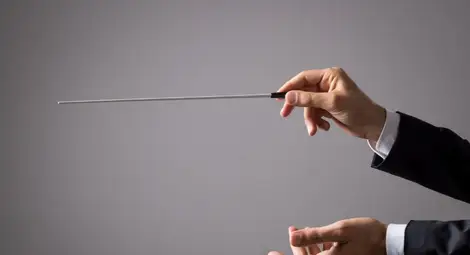 Операта кани русенци да пробват  колко тежи диригентската палка