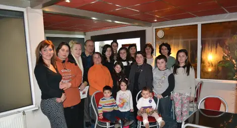 Със сладки приказки и песни отбелязаха Деня на майчиния език