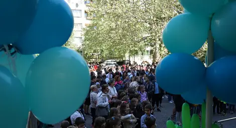 Училището по европейски езици в Русе отбелязва днес своя патронен празник /галерия/