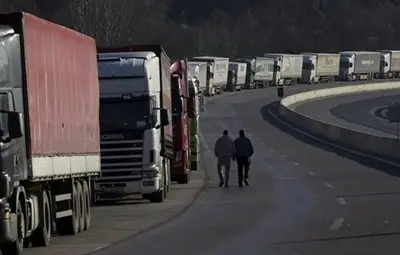 Три километра опашка от ТИР-ове на Дунав мост 2