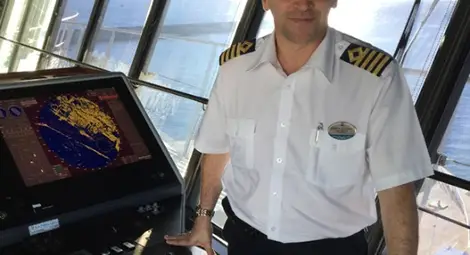 Капитан от Варна води най-големия кораб в света