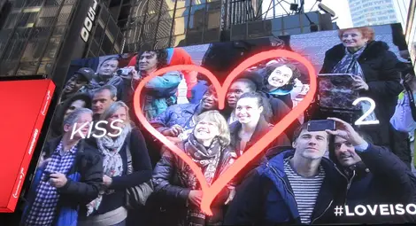 Русенци станаха част от реклама на &bdquo;Таймс скуеър&ldquo; в Ню Йорк