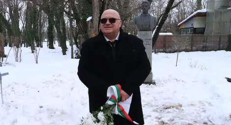 Десетки българи в румънската столица Букурещ почетоха&nbsp;153-ата годишнина от гибелта на Васил Левски