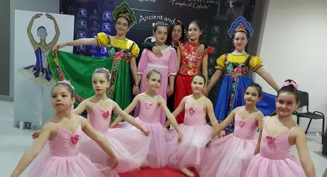 Балерините от &bdquo;Инфанти&ldquo; изкушават ученици с изкуството на танца