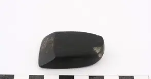 Френски специалисти анализираха две древни тесли на по 6000 години