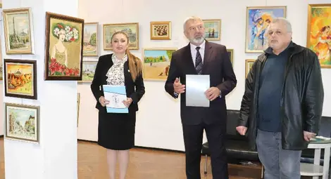 25 художници подредиха над 150 творби в изложба за Празника на Русе