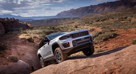 Представиха Jeep&reg; Grand Cherokee 4xe плъгин хибрид /галерия/