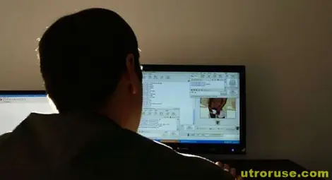 19-годишен педофил ловил момченца във "Фейсбук" и "Скайп"