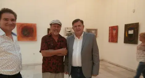 Президентът на фондация &bdquo;ГояАрт&ldquo; Горгонио Санхуан /вдясно/ и художникът Буенвентура Гарсия Мартин. Снимка: Авторът