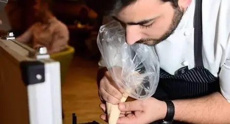 23-годишен русенец е главен готвач в изискан ресторант на пъпа на София