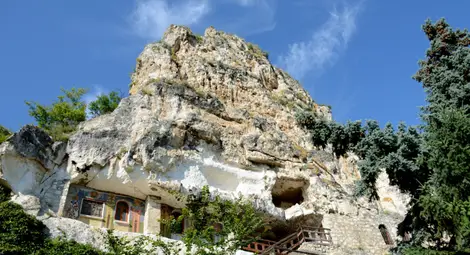 Нов стенопис в Басарбовския манастир завършен в навечерието на Великден