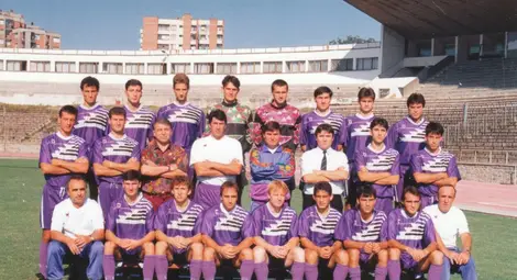 Пачо с екипа на великотърновския „Етър“. Снимки: Архив Пачо с екипа на великотърновския „Етър“. Снимки: Архив