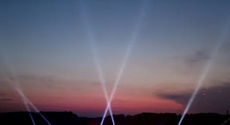 Първият плаващ концерт напълни брега с публика Първият плаващ концерт напълни брега с публика