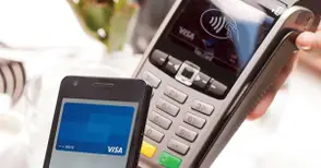 Младите българи готови да  плащат с мобилния си телефон