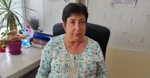 Елена Филипова от РУО получава грамота от министър Галин Цоков