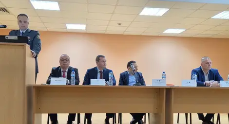 Директорът на Регионалната дирекция за пожарна безопасност комисар Светослав Войчев представи отчета на службата за 2024 година.