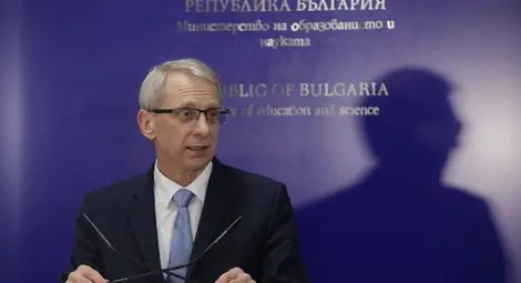 Денков: Поисках 13% ръст на учителските заплати и повече пари за вузовете и БАН за 2022-а