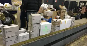 Екзотични рибки и защитени птици открити в автобус на Дунав мост