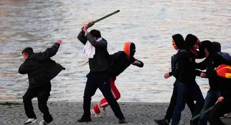 Бунт срещу министър в центъра на Скопие Бунт срещу министър в центъра на Скопие