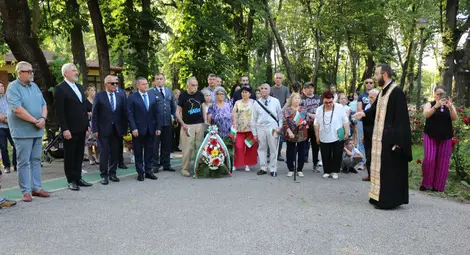Българи в Букурещ почетоха паметта на Христо Ботев