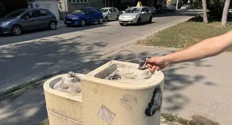 Започна изграждането на нова обществена чешма до пл. “Дунав” в Русе Започна изграждането на нова обществена чешма до пл. “Дунав” в Русе