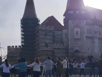 Клуб &bdquo;Нашенци&ldquo; &ndash; Русе с пети фолклорен флашмоб сред Коледните базари в Трансилвания