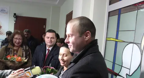 Кметът Пенчо Милков ориса първото бебе за 2020 година