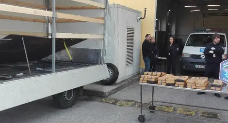 Митничар с над 25 години стаж разкрива с един поглед най-голямата пратка хероин на Дунав мост