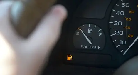 Защо не трябва да карате с пресъхващ резервоар