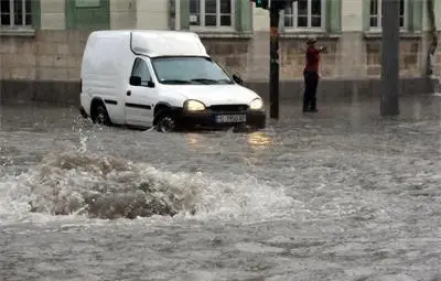 Затвориха пътя Бургас - Ямбол, бедствено положение обявиха в Средец