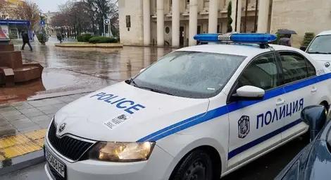 Полиция влезе в община Бургас