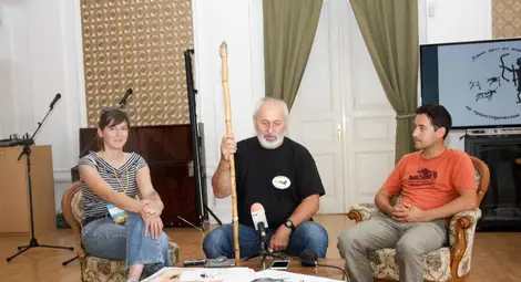 Деца ще стрелят с лъкове  по праисторически животни