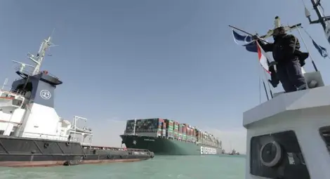 Суецкият канал най-накрая ще бъде напълно освободен Суецкият канал най-накрая ще бъде напълно освободен