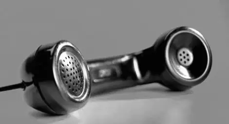 Седемгодишен плаши хотел с бомба