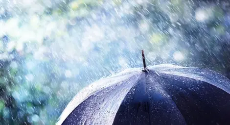 Значително застудяване и предупреждения за интензивни валежи утре