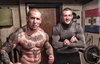 ММА бойците Любо Делев и Павката са задържани за побоя над Слави Ангелов ММА бойците Любо Делев и Павката са задържани за побоя над Слави Ангелов