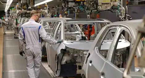 Преходът към електромобили ще заличи 200 000 работни места в Германия