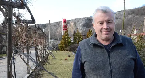 Собственикът на избата в Нисово Димчо Райнов: Добрият винар трябва да обича природата