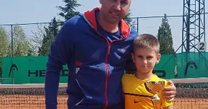 Александър Митев с титла на кортовете в Сливен