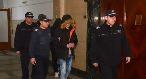 Адвокати пробваха да скрият дело за зверско убийство на таксиметров шофьор