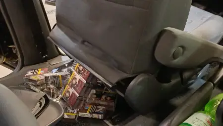 Цигари, скрити в хляб, в кашони със зеленчуци и под тапицерията на автомобил, откриха митнически служители от ТД Митница Русе