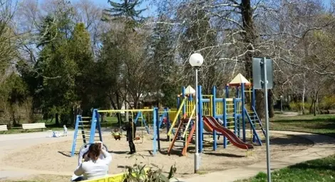 Детските площадки в Силистра са опасни