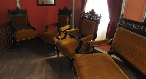 Мебели от русенския дом на Панайот Хитов се върнаха от Италия