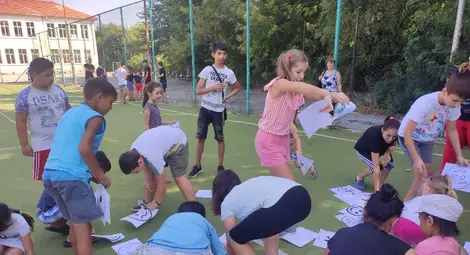 Деца от Караманово се веселиха на сладоледено парти /галерия/