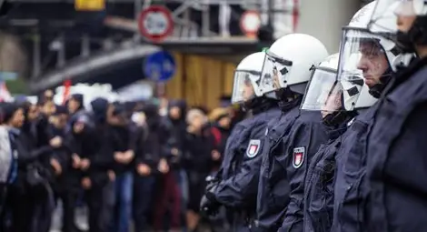 Българин изпадна в паника: Дъщеря ми е в Кьолн, там става страшно! Българин изпадна в паника: Дъщеря ми е в Кьолн, там става страшно!