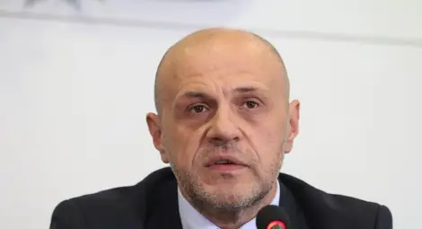 Дончев: Ще закупим между 15 000 и 20 000 машини за гласуване Дончев: Ще закупим между 15 000 и 20 000 машини за гласуване