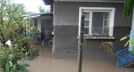 Скъсани стени на язовири причинили наводнението в Странско Скъсани стени на язовири причинили наводнението в Странско