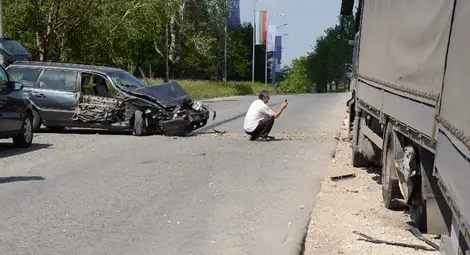 Бивш зам.-шеф на митницата катастрофира на входа на Русе