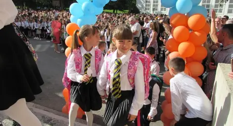 Прибирането на реколтата прави 15 септември първия учебен ден