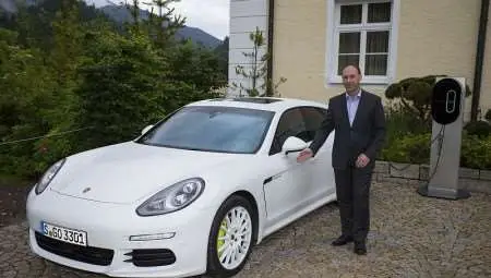 Русенски инженер в екипа на върховото „Порше Панамера“ Русенски инженер в екипа на върховото „Порше Панамера“